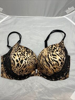 Victoria's Secret Very Sexy Push Up Bra - Size 34 DD